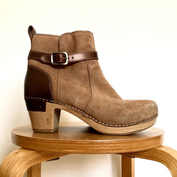 Dansko Anya Brown Leather Ankle Boots Size 39 Tan Nubuck Clogs - Picture 1 of 9